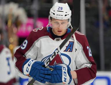 Nathan MacKinnon injury Avalanche