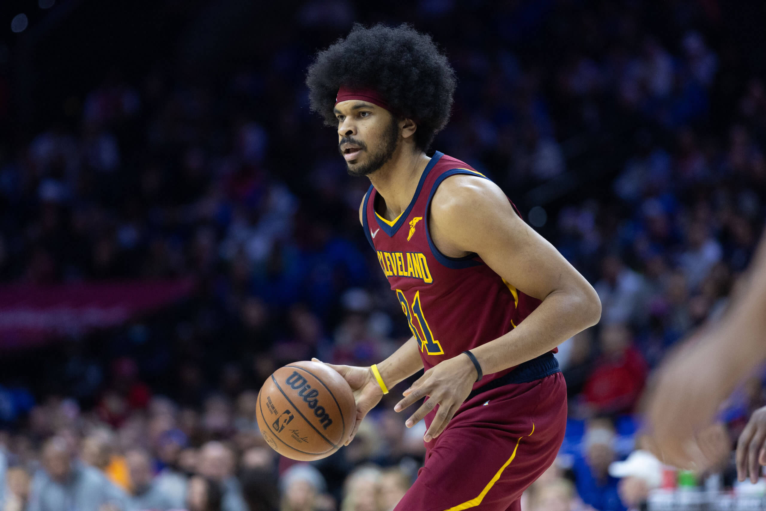 Cavs C Jarrett Allen leaves game against Raptors with injury