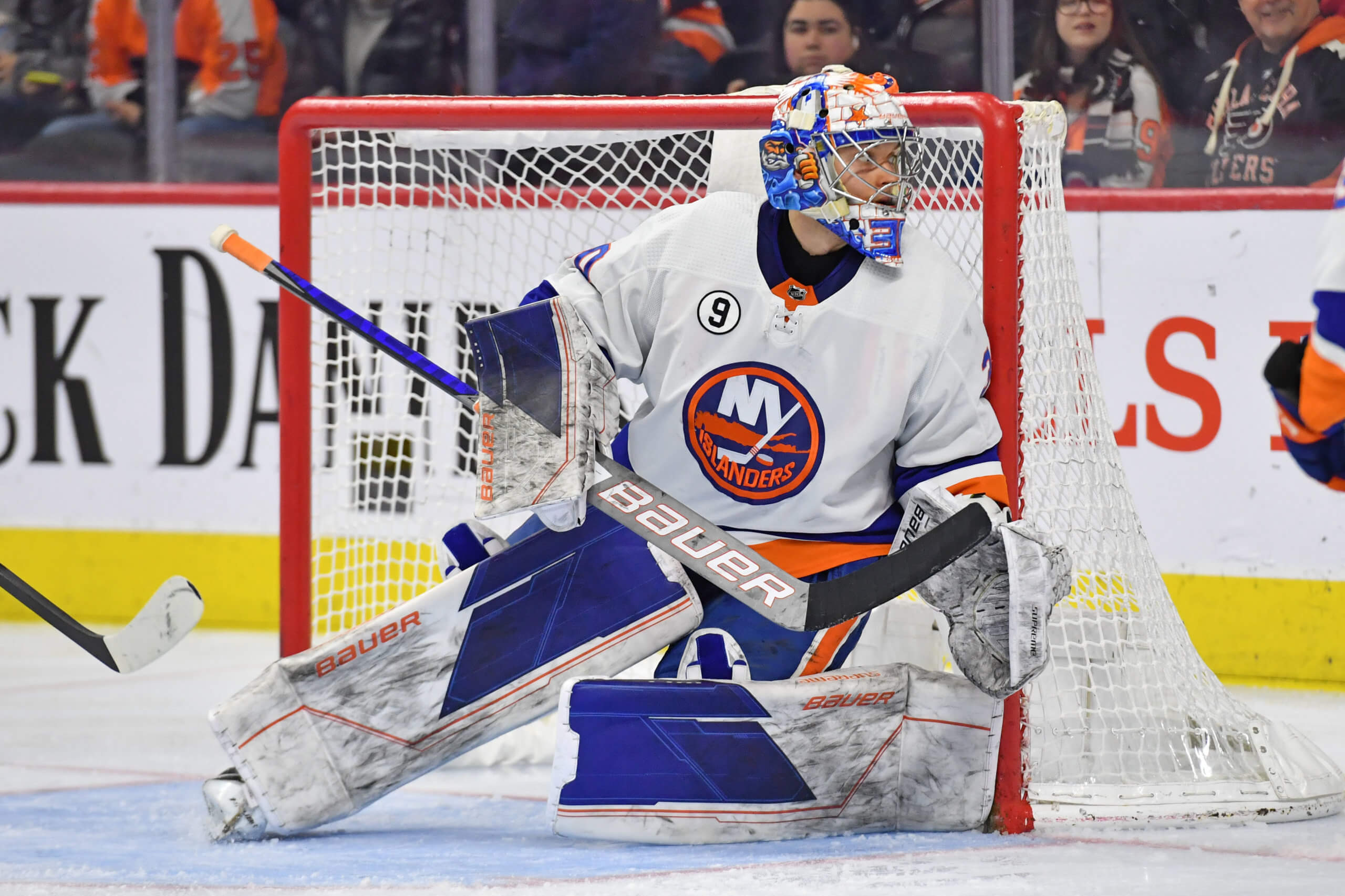 Ilya Sorokin, Islanders shut out Flyers to stay in wild-card fight