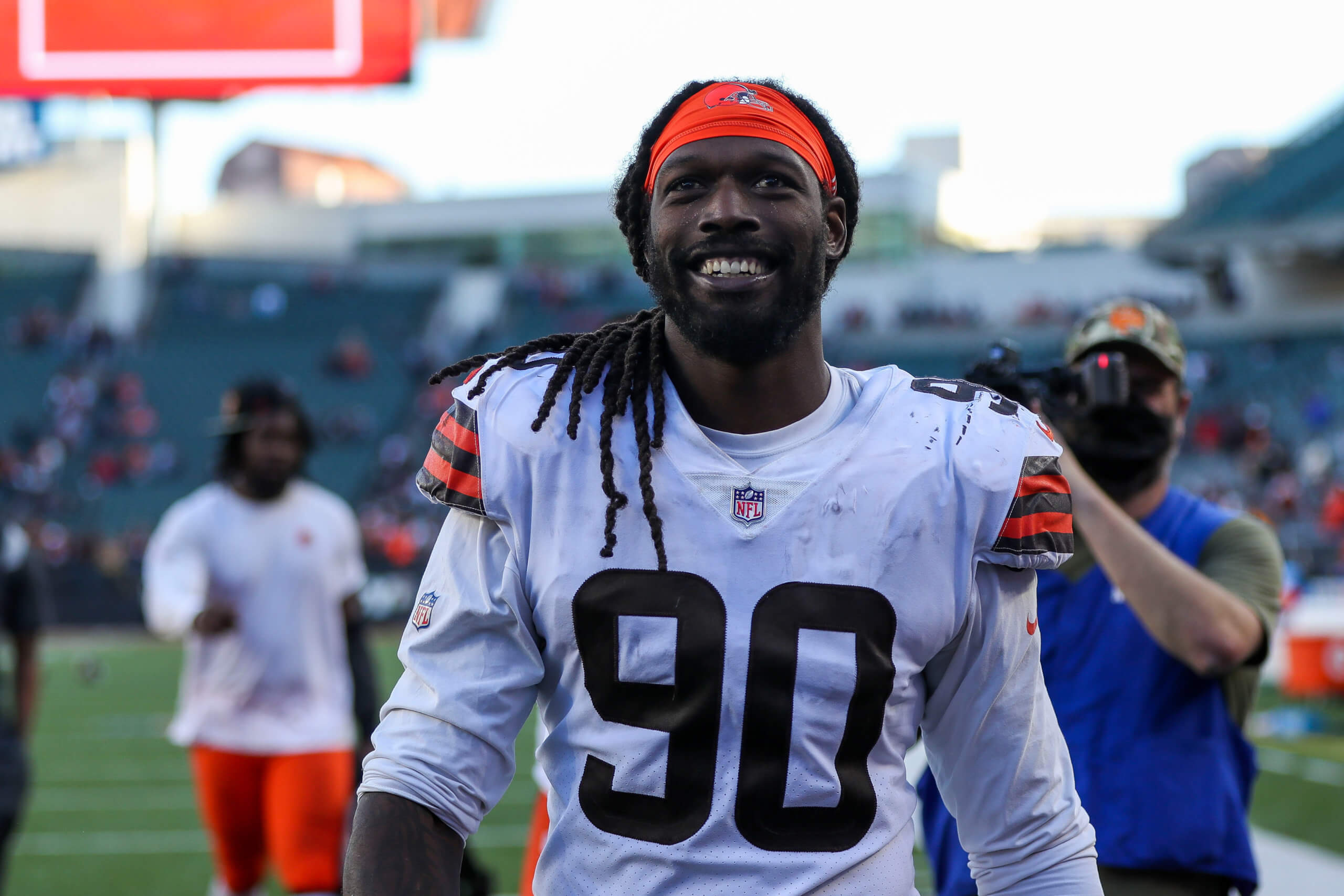 Jadeveon Clowney Cleveland Browns Game-Used #90 White Jersey vs. Cincinnati  Bengals on November 7 2021