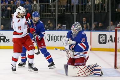 2022-04-30T092153Z_1037568939_MT1USATODAY18179135_RTRMADP_3_NHL-CAROLINA-HURRICANES-AT-NEW-YORK-RANGERS-1200×800-1